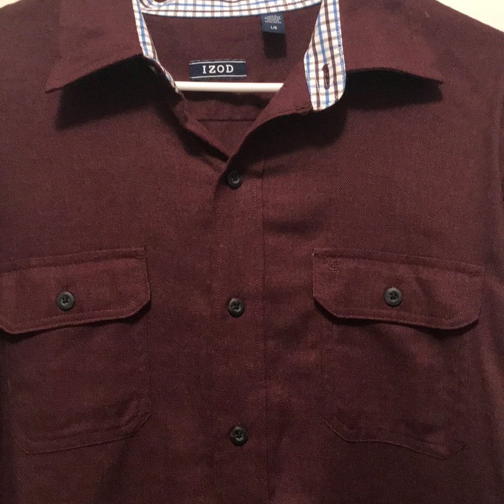 Men’s IZOD dark burgundy button down shirt - EUC
